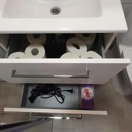 Appartement Floor 51m2, Balcony, 150 M Wifi, Air Cooling, Own Parking Place, 300m Metro *