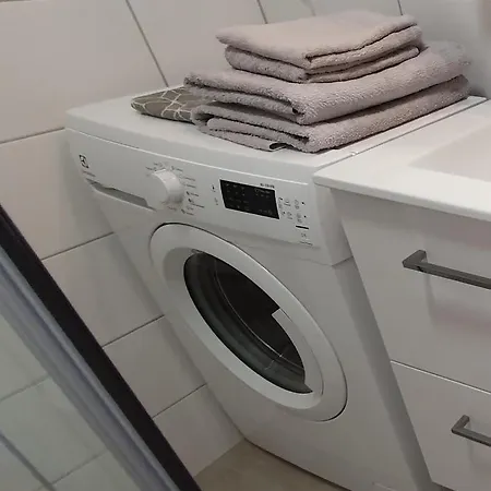 Appartement Floor 51m2, Balcony, 150 M Wifi, Air Cooling, Own Parking Place, 300m Metro Helsinki