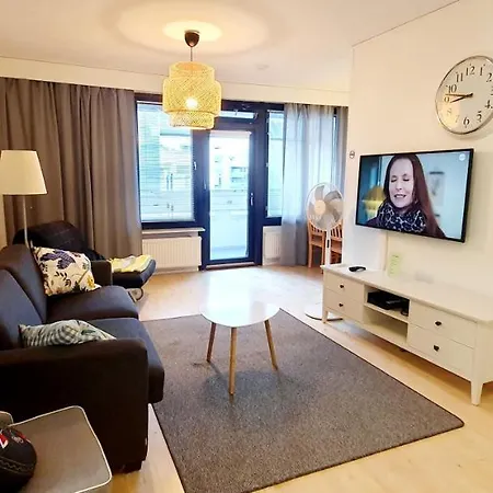 Top Floor 51m2, Balcony, 150 M Wifi, Free Own Parking Place, 300m Metro * Helsinki