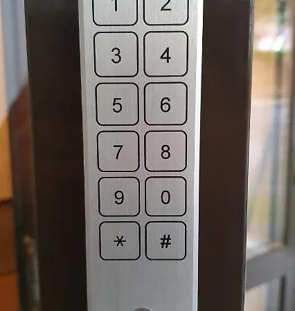 Top Floor 51m2, Balcony, 150 M Wifi, Free Own Parking Place, 300m Metro Apartment *