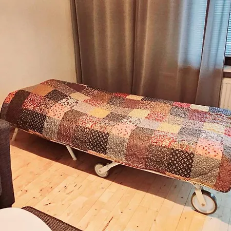 Floor 51m2, Balcony, 150 M Wifi, Air Cooling, Own Parking Place, 300m Metro