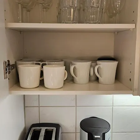 Apartment Top Floor 51m2, Balcony, 150 M Wifi, Free Own Parking Place, 300m Metro Helsinki