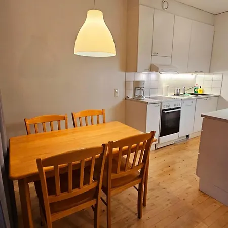 Apartamento Top Floor 51m2, Balcony, 150 M Wifi, Free Own Parking Place, 300m Metro