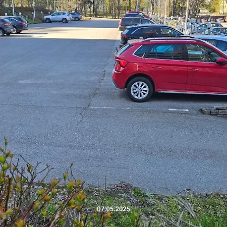 Floor 51m2, Balcony, 150 M Wifi, Air Cooling, Own Parking Place, 300m Metro Apartment *