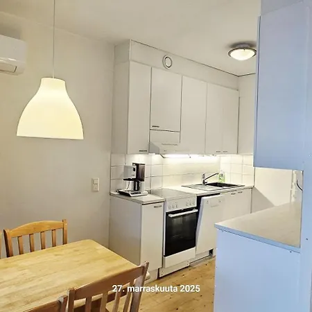 Floor 51m2, Balcony, 150 M Wifi, Air Cooling, Own Parking Place, 300m Metro * Helsinki