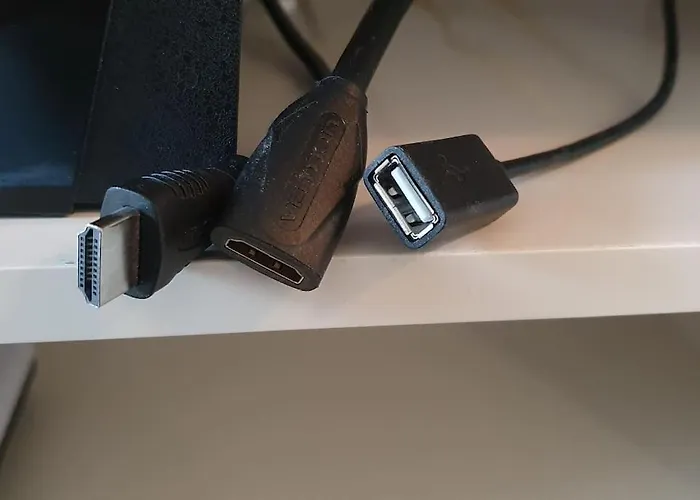 Floor 51m2, Balcony, 150 M Wifi, Air Cooling, Own Parking Place, 300m Metro