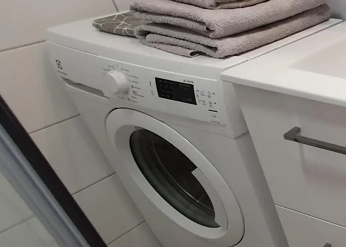 Apartmán Floor 51m2, Balcony, 150 M Wifi, Air Cooling, Own Parking Place, 300m Metro Helsinky