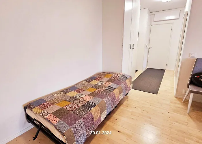 Floor 51m2, Balcony, 150 M Wifi, Air Cooling, Own Parking Place, 300m Metro *